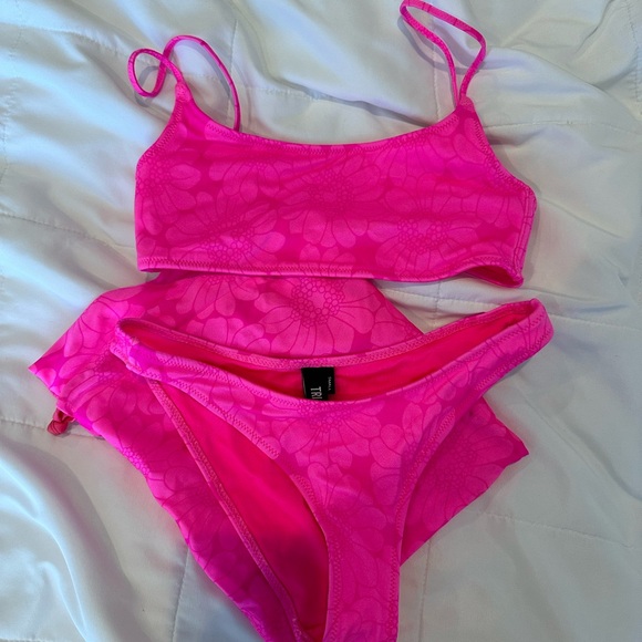 Triangl Hot Pink Matching Bikini Set - Picture 2 of 5